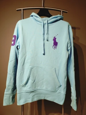 Ralph Lauren Hoodie - Ralph Lauren Hoodie, Size S, Bra skick! Bara att skriva vid minsta fundering! 