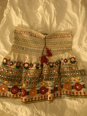 Zara kjol - Super söt kjol från zara, använd men i bra skick