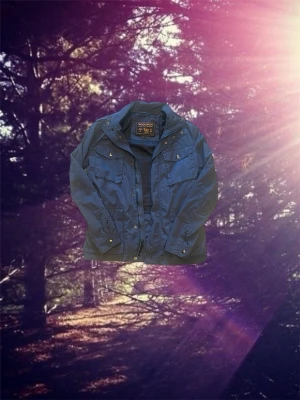 Woolrich Fieldjacket - Tja! Säljer denna riktigt snygga Fieldjacket ifrån Woolrich | Storlek S | Den passar bäst på Folk som är 175-180! | Hör av er vid minsta lilla fundering i