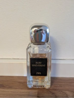 Zara Ruby Irreverent parfym - Se bild hur mycket använt 