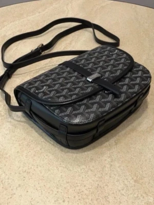 Svart väska - Perfekt accessoar