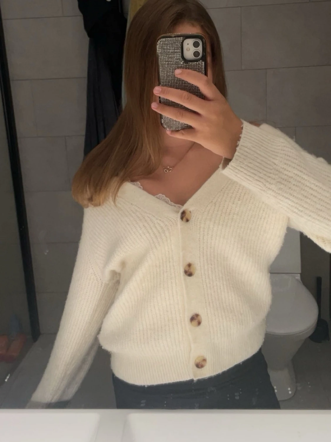 Stickad beige/vit kofta från Zara - 1