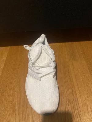 Adidas ultra boost - Finns även i svart vit.