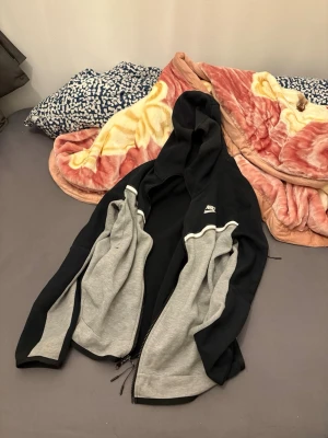 Nike  - Nike tech tracksuit 