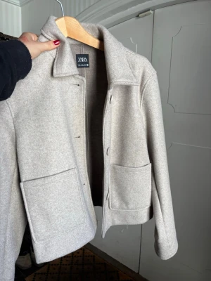 Vårjacka - Vårjacka från Zara storlek M. Knappt använd❤️