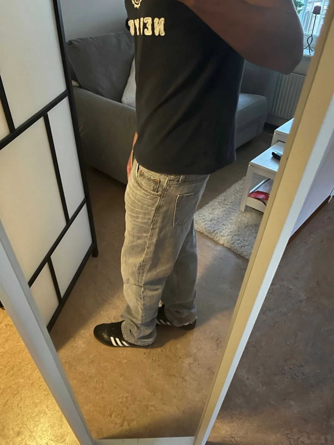 Ljusgråa jeans från Weekday  - 1