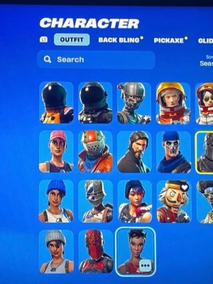 Fortnite karaktärsdräkter cosplay - Samling av Fortnite karaktärsdräkter för cosplay, inspirerade av spelets ikoniska skins. Färgglada och varierade outfits med detaljer som hjälmar, masker, rustningar och accessoarer. Perfekt för maskerad och cosplay, med både futuristiska och klassiska designs.