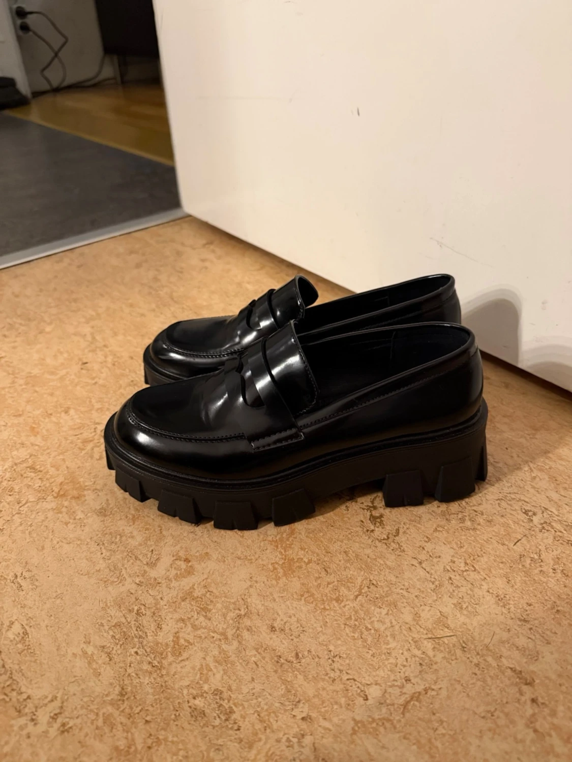 Chunky svarta loafers från Bianco - 1