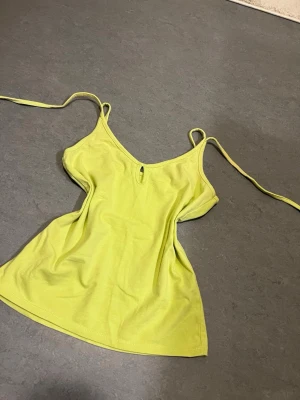 Halterneck topp - Vintage topp💛💚gulgrön