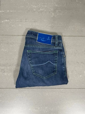 Jacob Cohën Jeans  - Säljer nu dessa Jacob Cohën Jeans, Type 688 o storlek 31 med mått ca 39 o 98 cm. skriv för fler bilder/frågor🙌🏼