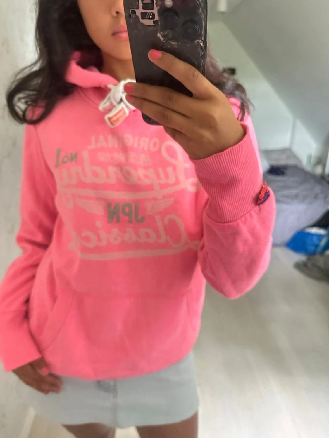 Rosa hoodie med tryck och huva - 3