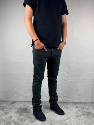 Replay jeans  - Ett par riktigt snygga jeans från Replay i storlek W33 L34 i modellen Grover 
