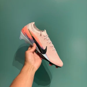 Nike Mercurial Vapor 16 United Pack FG elite - Storlek 42,5, Helt nya.