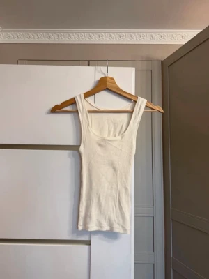 Skims tank top - Skims tank top i beige passar xxs-xs