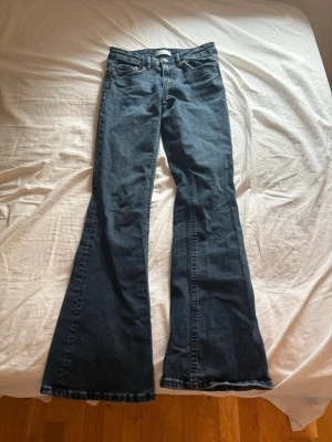 Jeans  - Super fina jeans från Ginatricot storlek 34💕