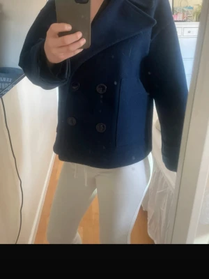 Kappa - Säljer min fina våriga kappa från design by si. Skriv vid frågor 