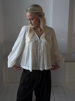 Le Magda blus - Såå söt slutsåld blus från le Magda i nyskick💗💗