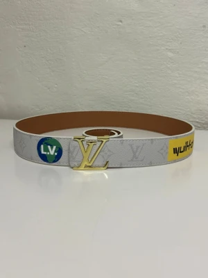 Lv Bälte  - Helt ny aldrig använd. Storlek 110. Snabb frakt endast bälte 