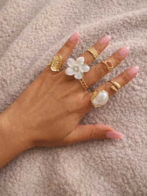 Ringar - Alla ringar e nya och oanvända. Säljs alla för 120kr