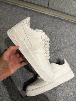 Nike air force 1 thick ropes 44.5 - Size 44.5, true to size. Very comfortable and soft. Brand new, never worn outside. 