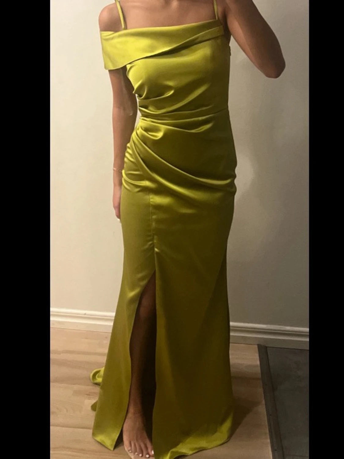 Elegant Gul-Grön Satin festklänning - Oanvänd  - 3