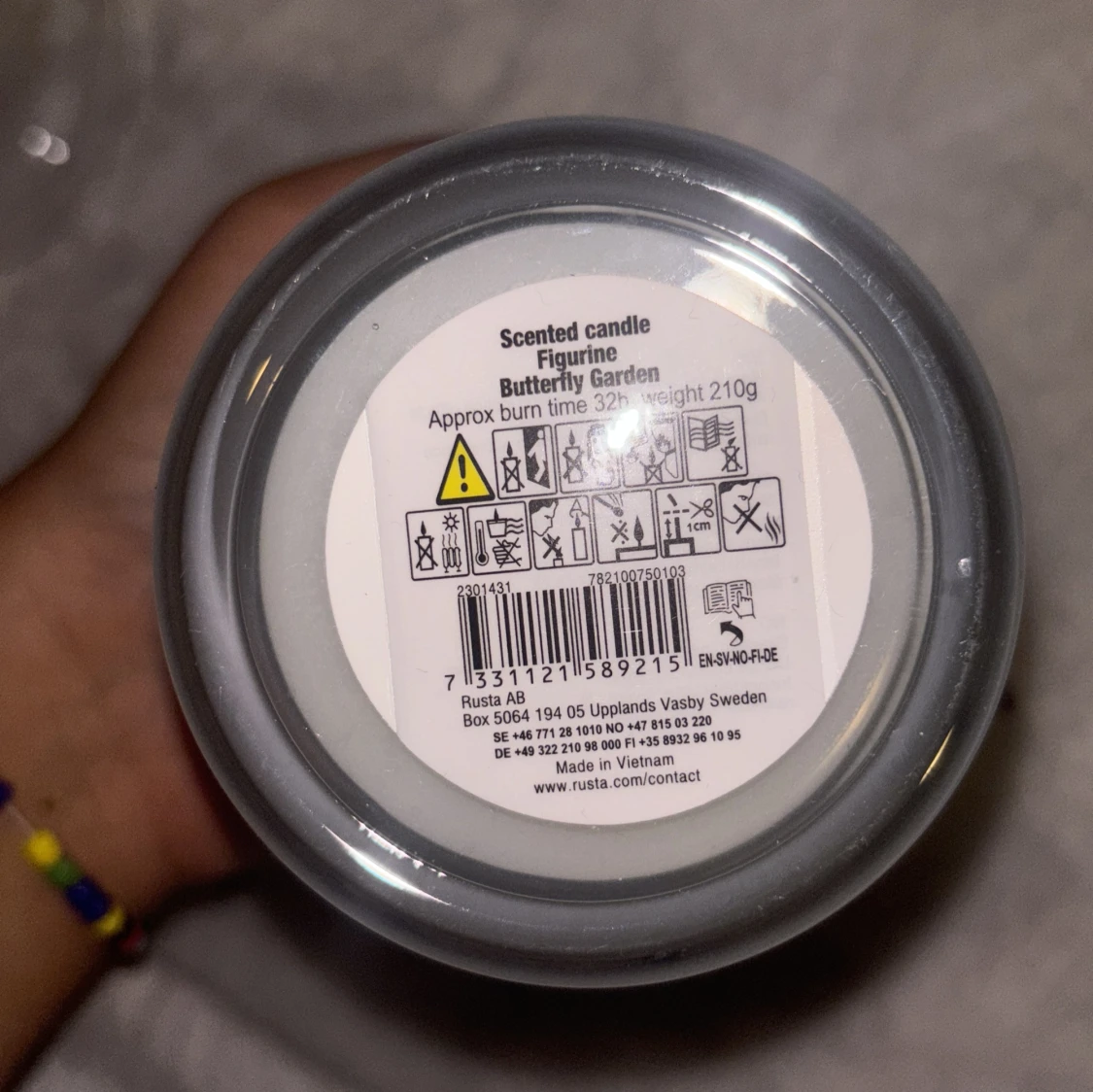 Vit doftljus i glas med fjäril - 2