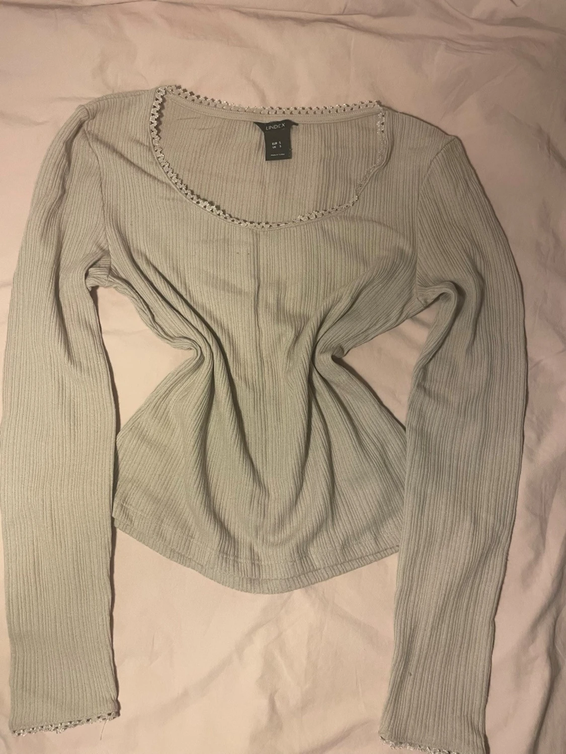 Ljusbeige ribbad topp från Lindex