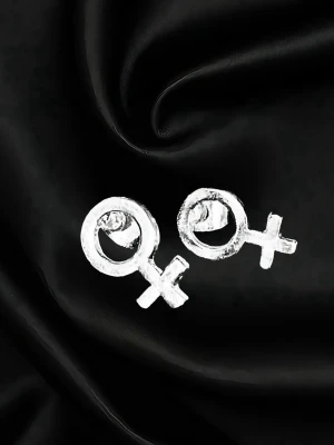 Silverfärgade statement-örhängen!! - Statement-örhängen i silverfärgad metall. Nickelfria. Mått: 1 x 1,5 cm. I mycket fint skick. 