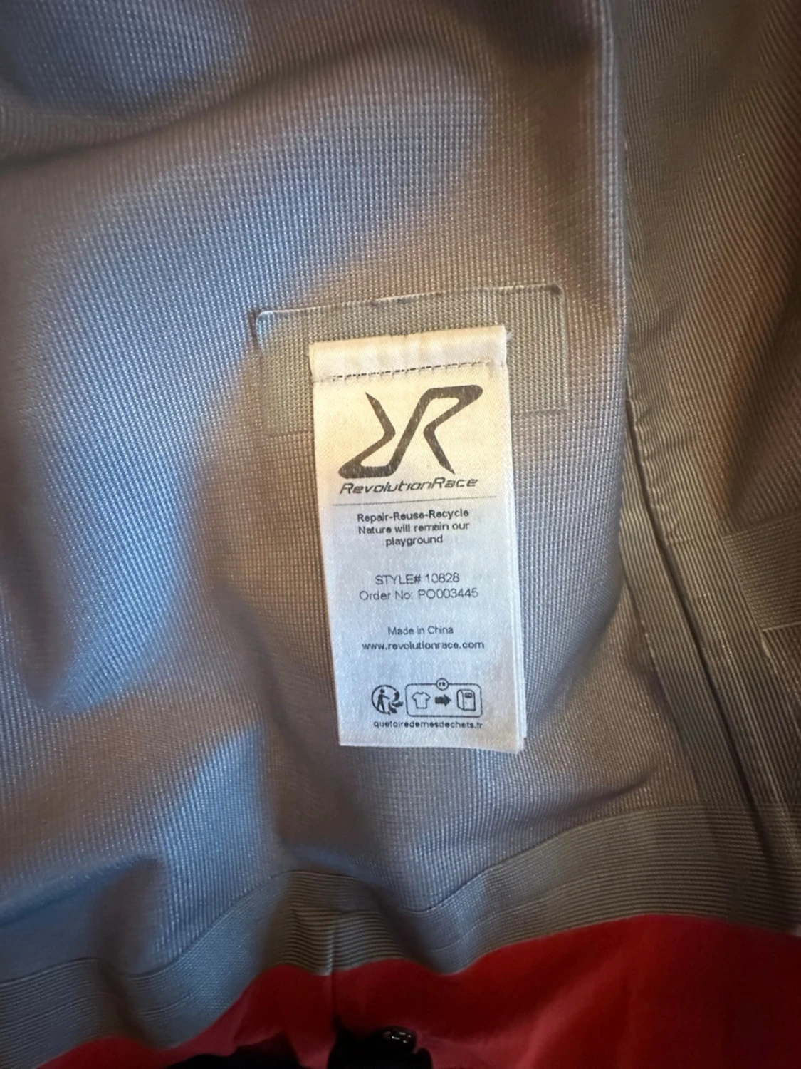 Röd vindjacka från Revolutionrace med huva - 4