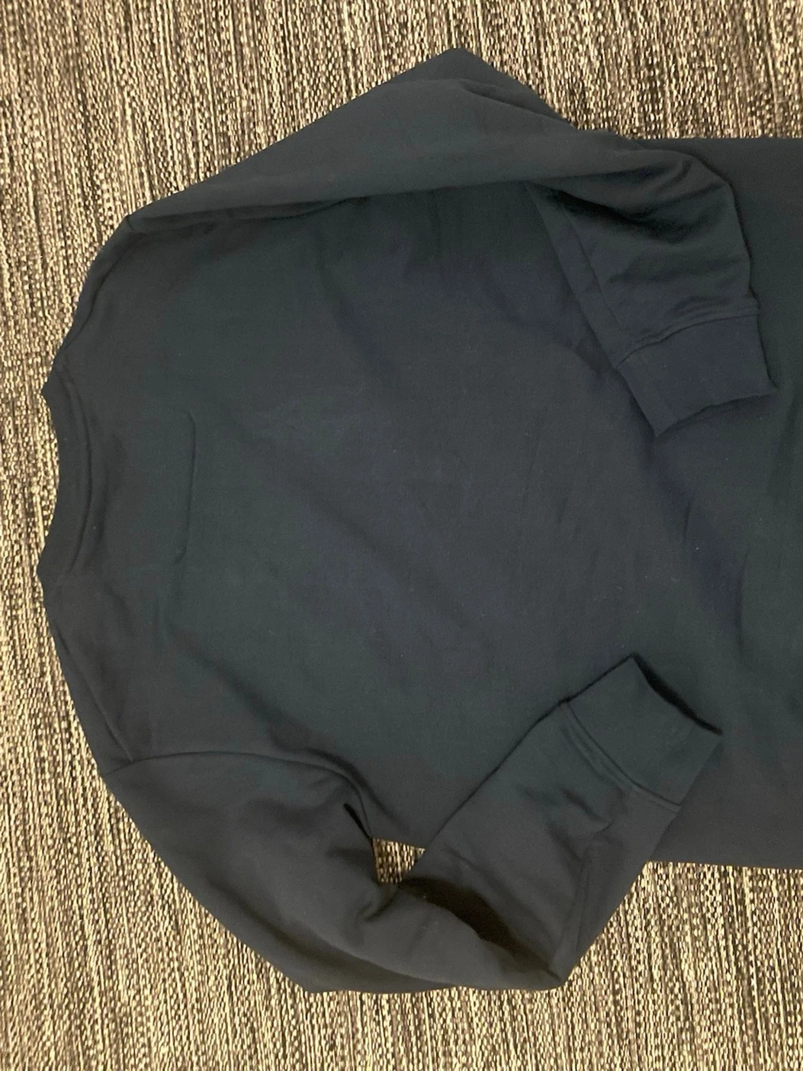 Mörkblå sweatshirt från A Day's March - 2