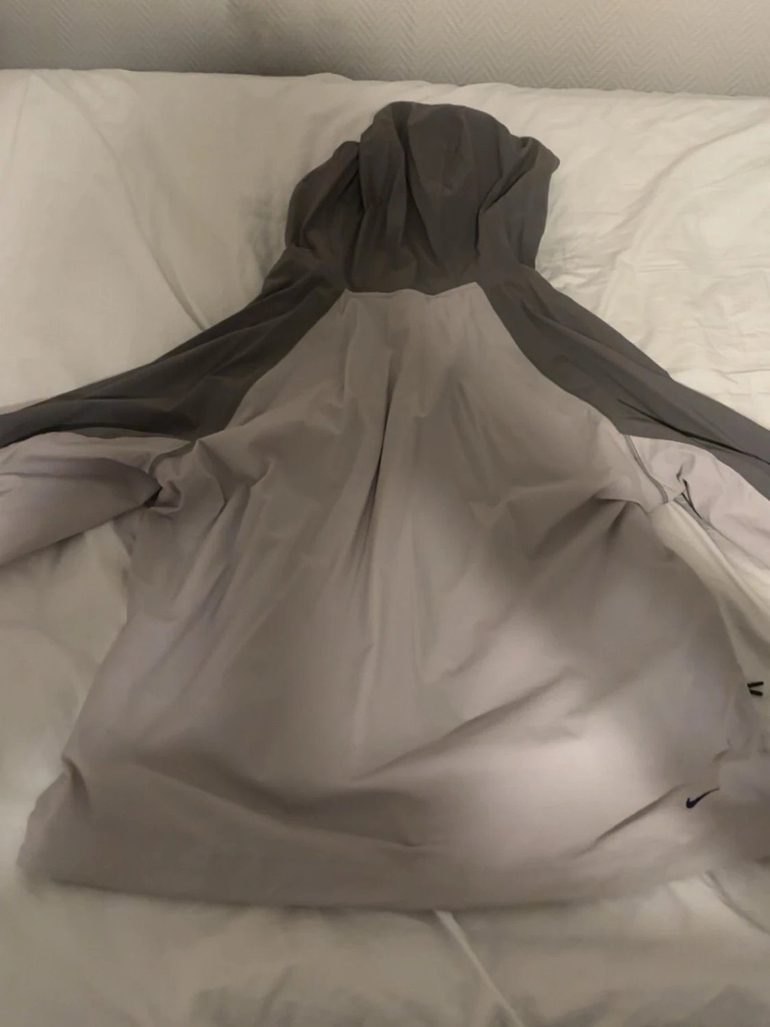 Nike grå vindjacka med huva - 2