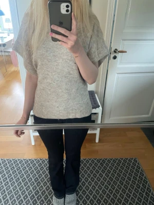 Stickad t shirt - Snygg stickad t shirt