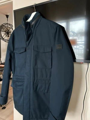 J.Lindeberg jacka  - Fräsch J.Lindeberg jacka 1000kr.         nypris 3400kr 