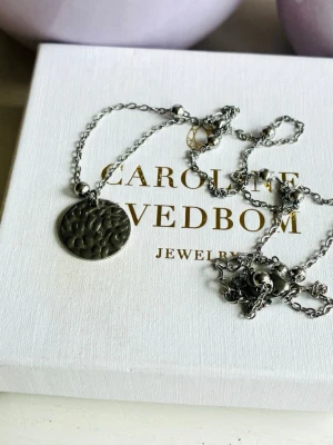 Halsband i rostfritt stål  - Halsband i rostfritt stål, okänt märke. Nytt!