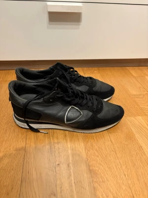 Philippe model trainers - Storlek 42| box och kort finns| Pm för mer info!
