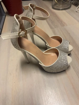 Klackskor  - Fina fest skor 