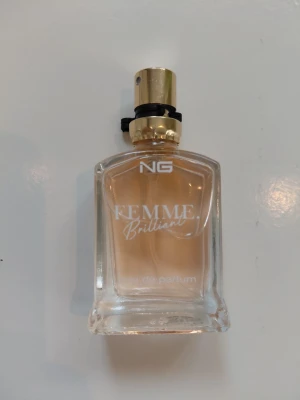 NG Femme Brilliant Eau de Parfum - Säljer en NG Femme Brilliant Eau de Parfum helt oanvänd!