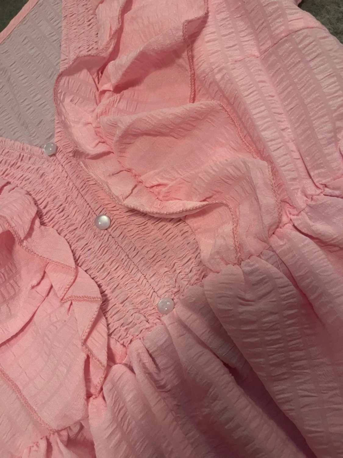 Rosa volangblus med pärlknappar - 1