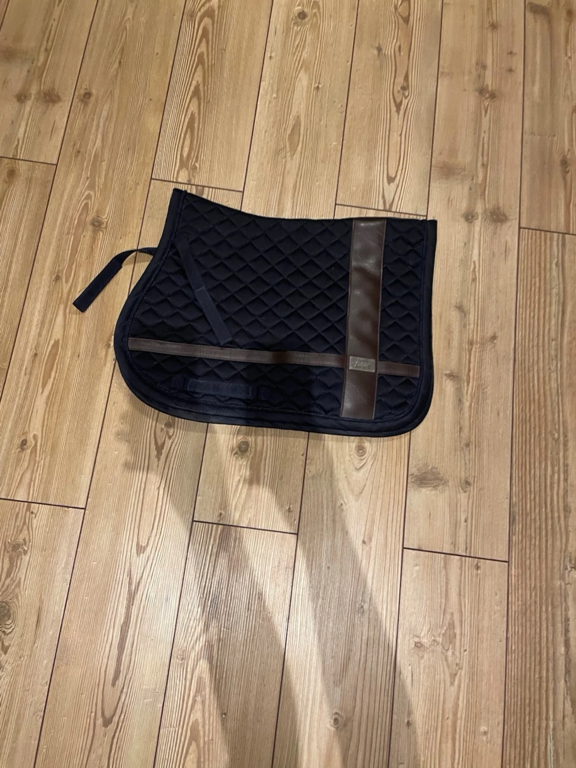 Svart schabrak ponny med bruna detaljer - 4