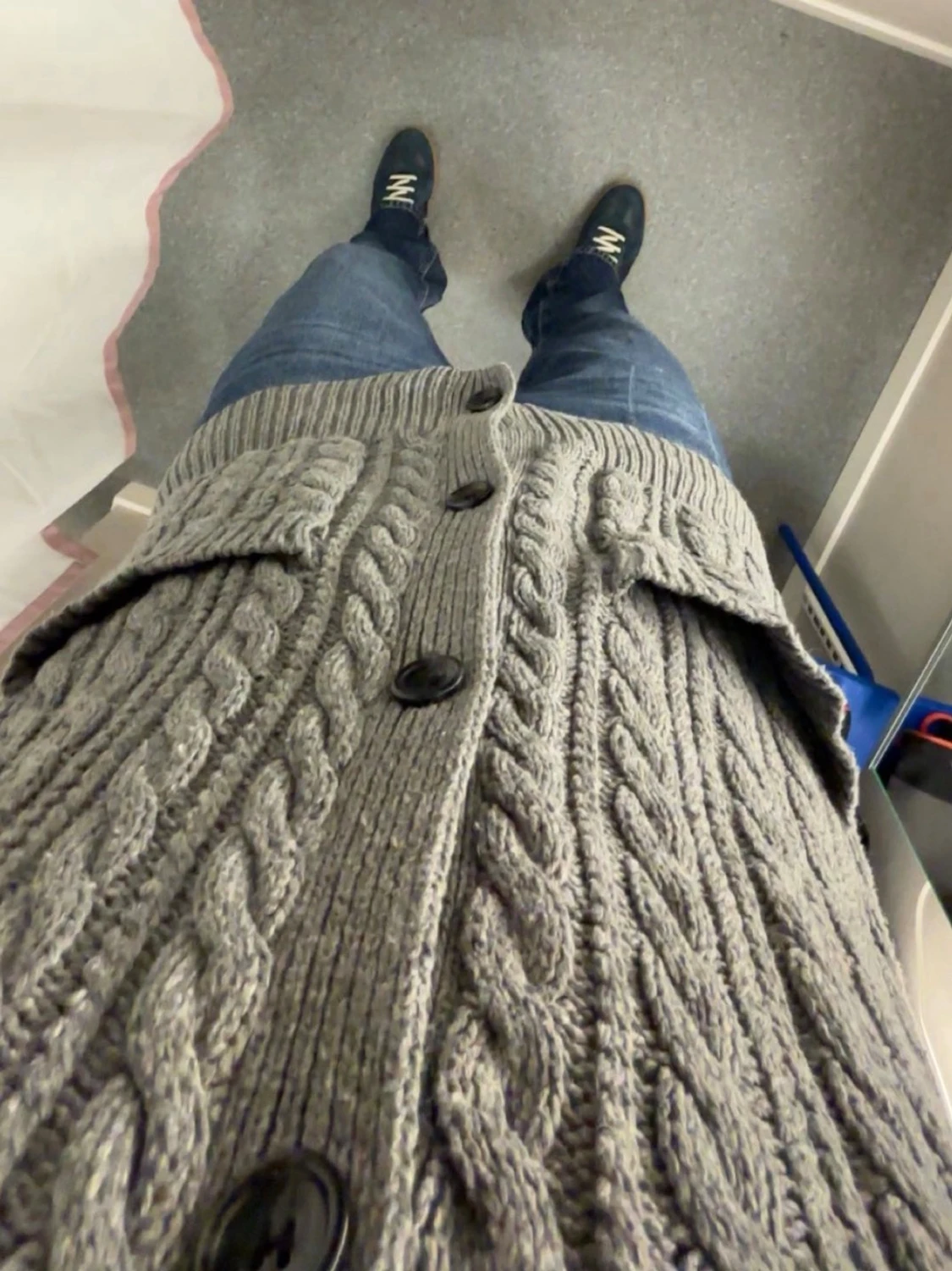 Stickad cardigan med luva  - 1