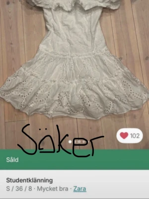 Söker - Söker denna fina klänning i storlek S, hör av er ifall ni har en!!💓💓