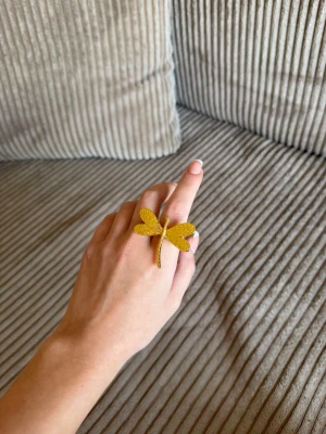 Gul ring  - New ring in golden color 