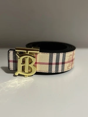 Burberry bälte - Helt ny, skickad inom kort tid!