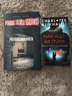Böcker - Två för 60 kronor pris går att diskutera, vill du endast ha en av dessa kostar det 30 kronor!💕