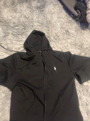 Polo Ralph laruent Hoodie  - Dragkedjan går inte att stänga