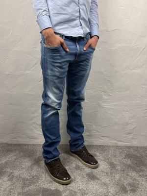 Replay jeans  - Ett par riktigt snygga jeans från Replay i storlek W34 L32 i modellen Grover 