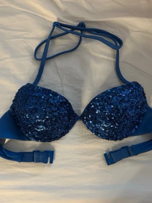 Calzedonia bikini - Jätte snygg bikini från calzedonia som passar xs (80A/75B/70C) 💕 Helst skulle jag vilja byta till samma i storlek S, men att köpa går oxå bra!🫶
