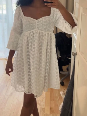 Studentklänning - Såå söt studentklänning från nakd.