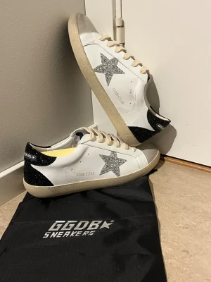Golden Goose skor  - Helt nya aldrig använda, size 42, dessa skor är  både för män och kvinnor