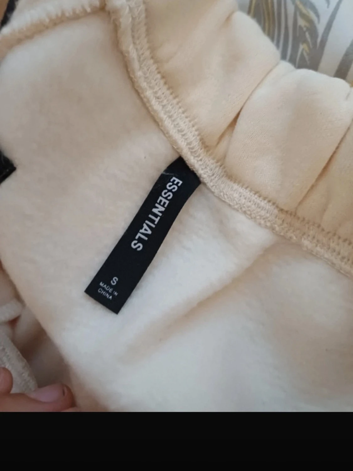 Beige shorts från Fear of God Essentials - 3